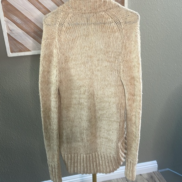 Express cream colored thick cable knit sweater size small - Picture 6 of 7